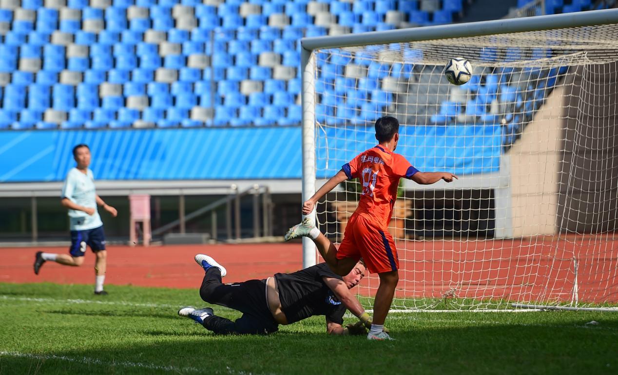 沧州：足球友谊赛超“燃”