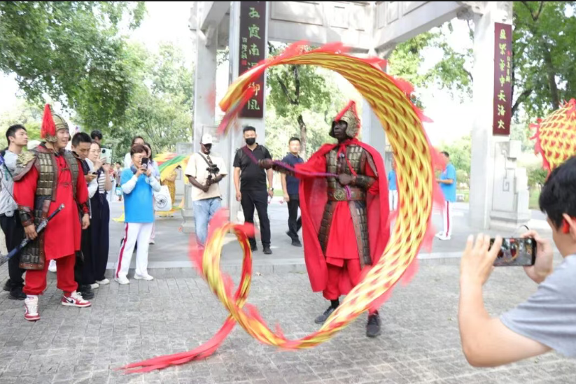 南京好到“无语”：一场沉默的共鸣