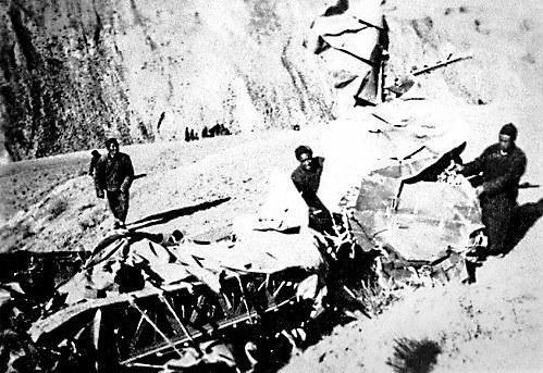 兰州空战中被击落的日机残骸