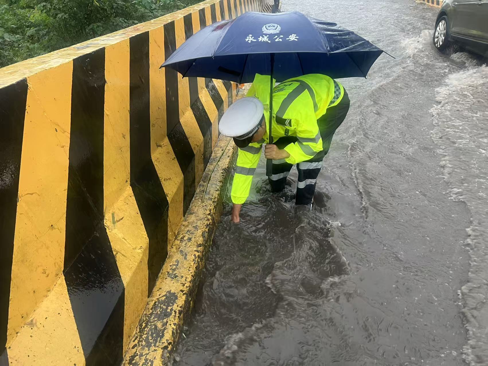 商丘市公安局交警支隊“五強化”全力做好汛期道路交通安全應急管理工作