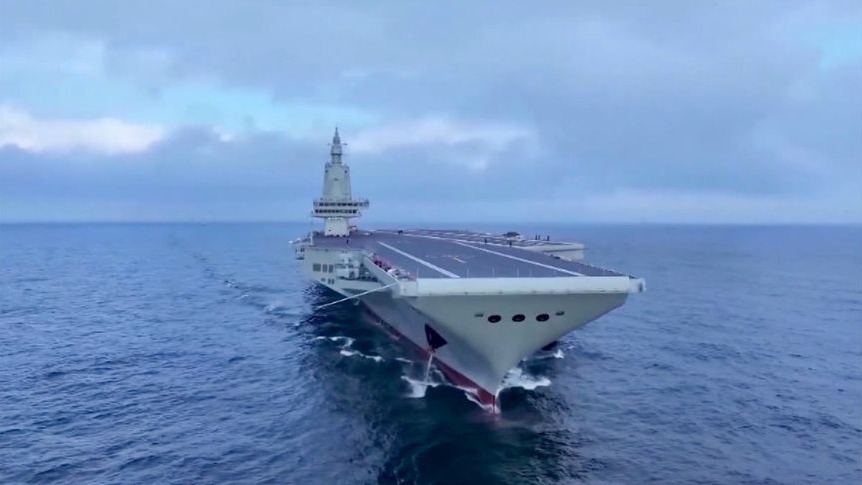 福建舰赴南海开展试验和训练，距离入列服役不远了？