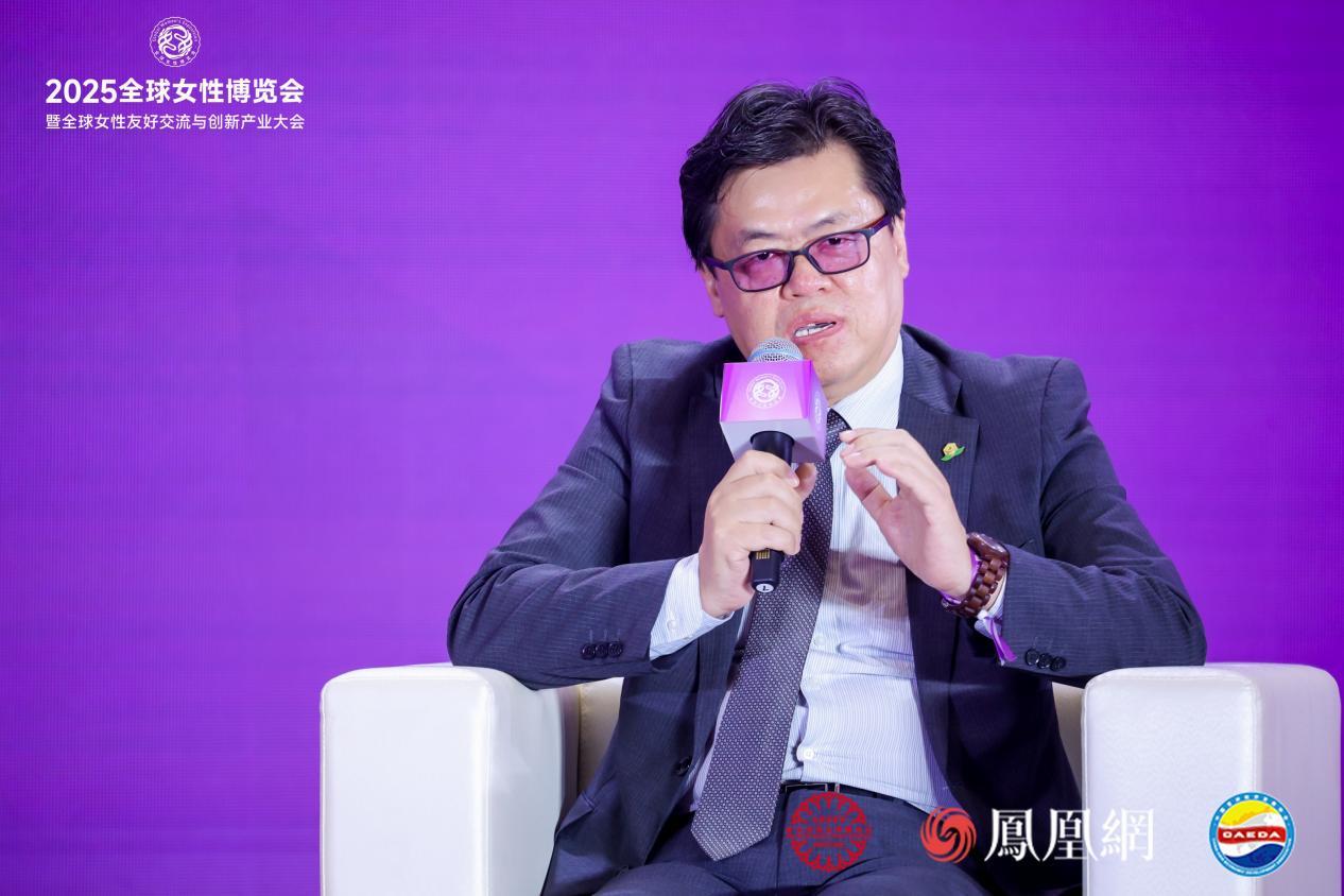 中国国土经济学会城乡融合发展专委会会长、国际慢食协会“慢村共建计划项目”总规划师、联合国人居署“亚洲都市景观奖”评审委员陈安华