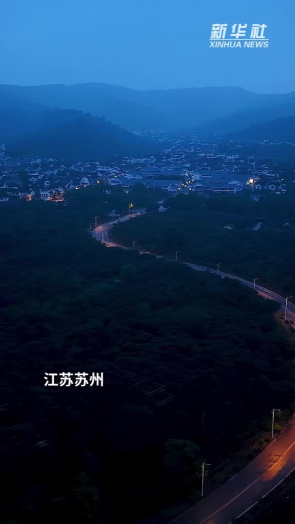 太湖红菱抢“鲜”出水