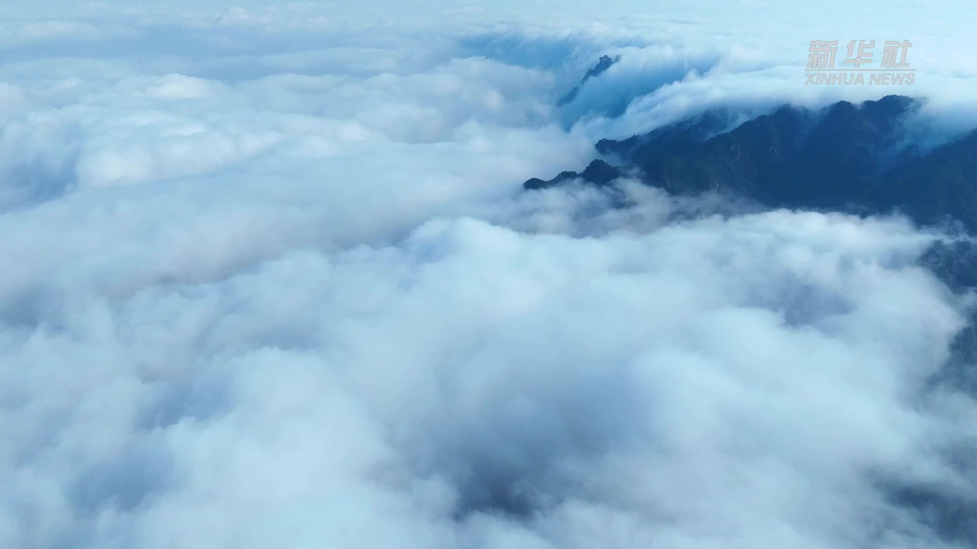 安徽池州：云海翻涌美如画