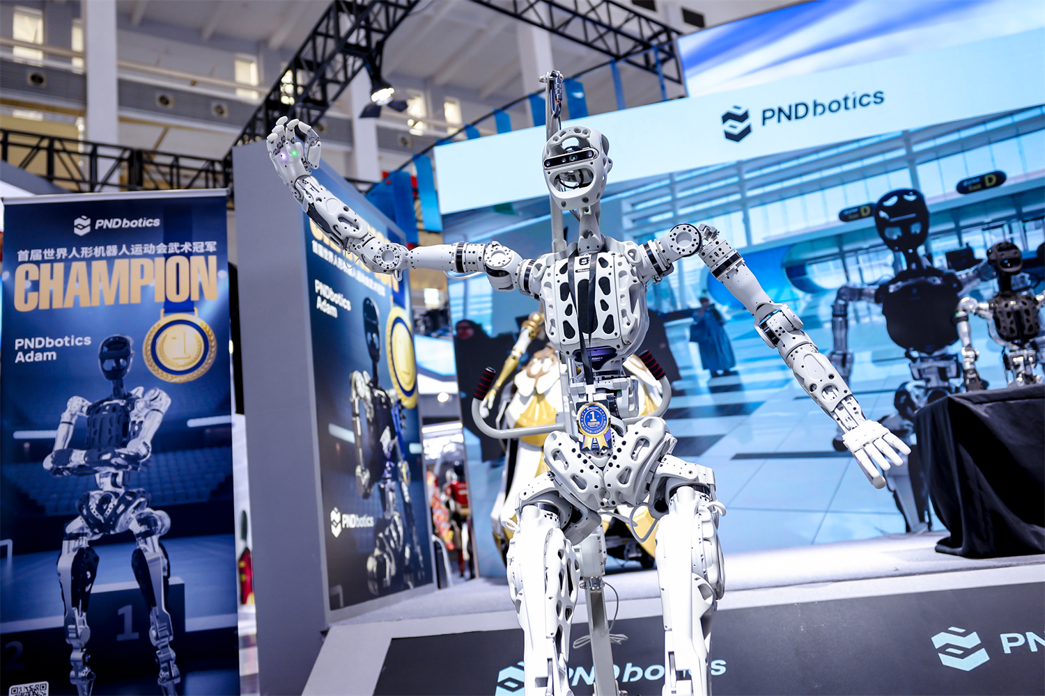 刚刚落户高新区的柏奥尼克“武状元”机器人