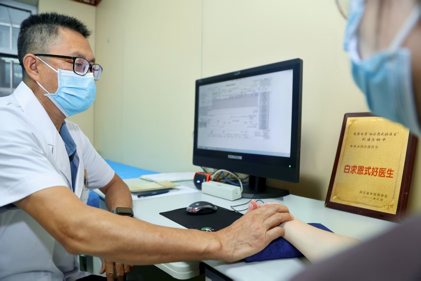 【组图】河北沧州:“名中医工作室”为群众送来优质中医医疗服务