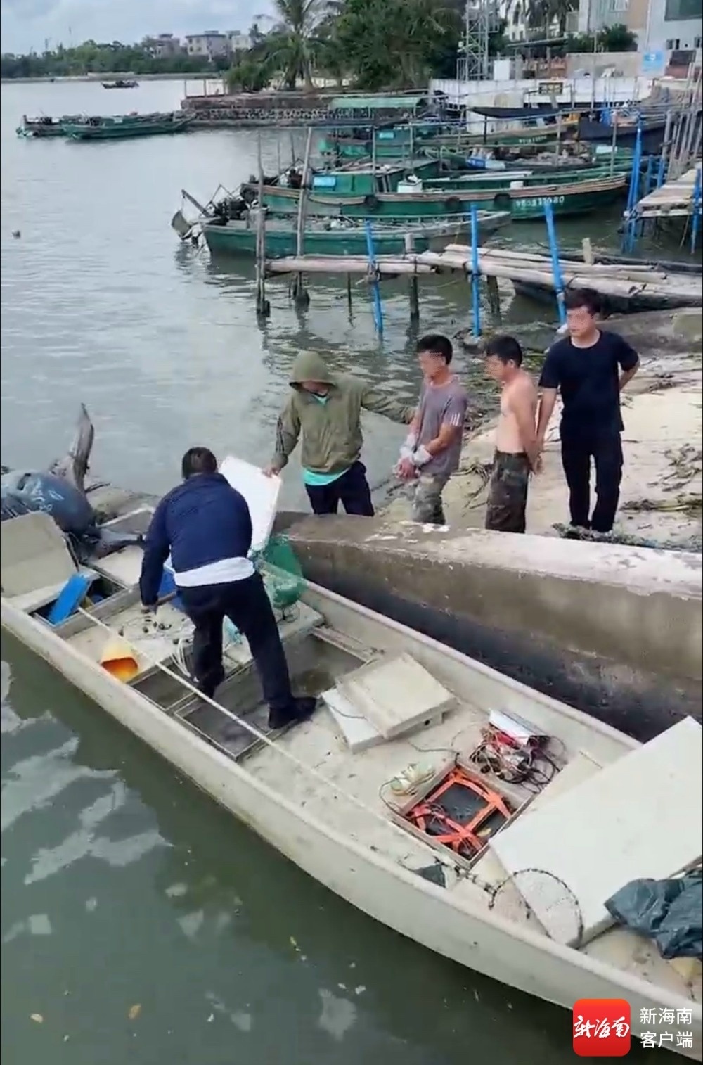执法部门抓捕现场。
