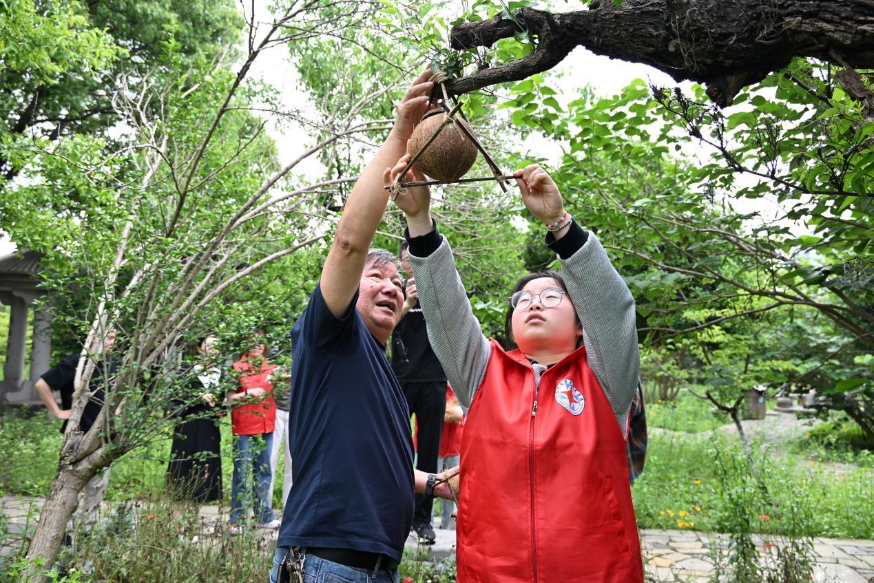 施建庆参加鸟类保护志愿活动