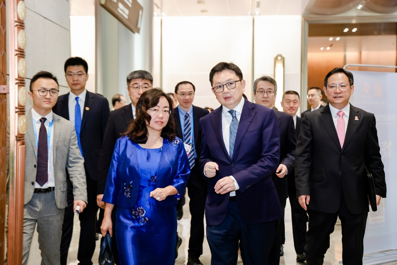 《2025年世界投资报告》中文版在厦门发布