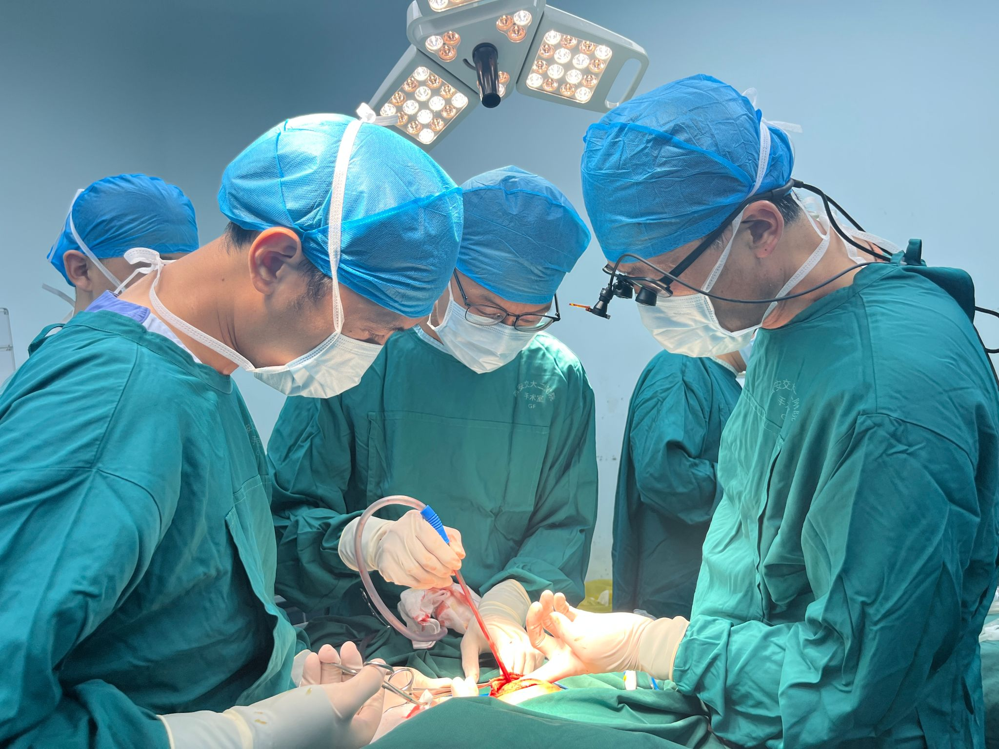 西安交大二附院为出生20天宝宝切除巨大肝脏肿瘤