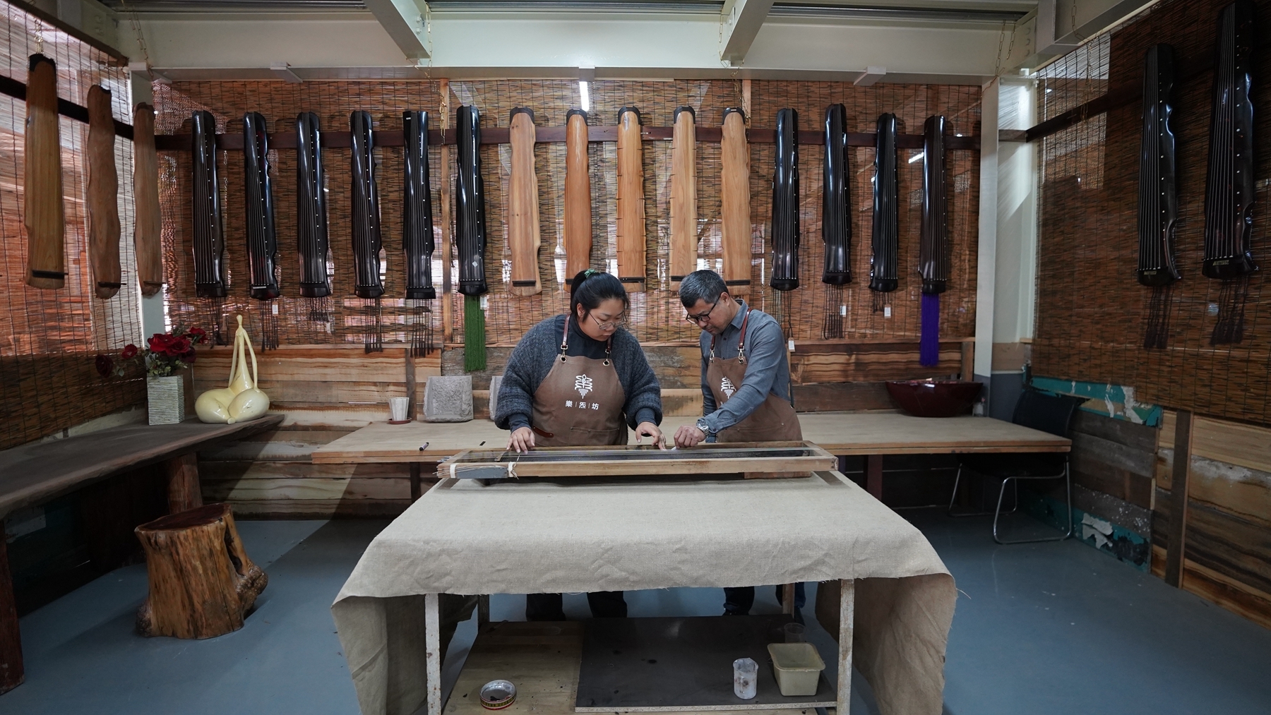 青岛乡里乡亲|古韵匠心:孙福万与青岛乐炁的古琴艺术传承