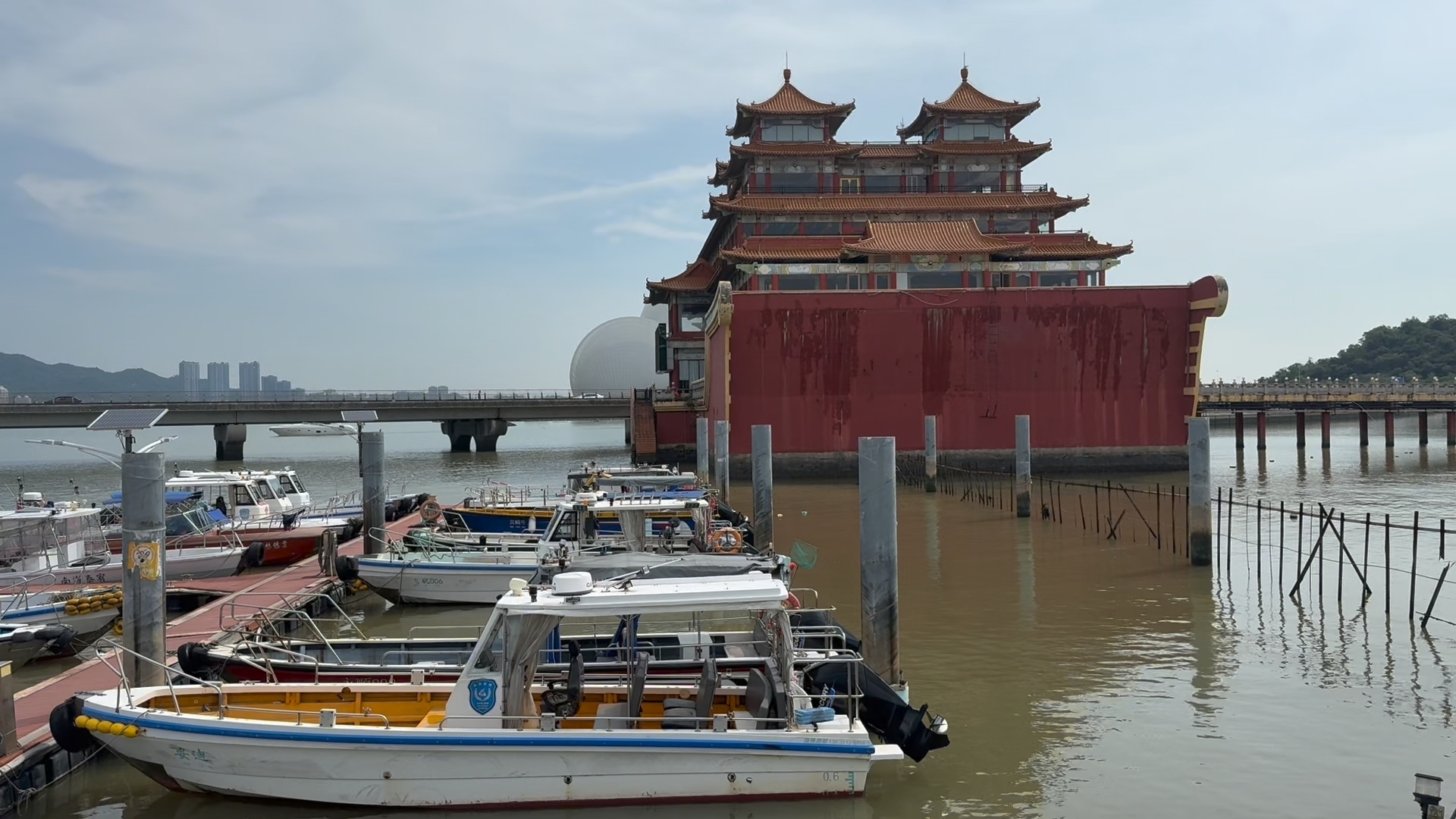 图:秦铭 张亚卿