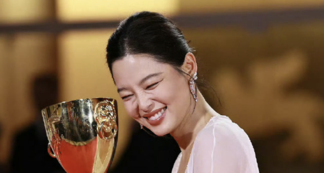 85后威尼斯影后！辛芷蕾：从鹤岗小城到国际舞台的破茧之路封面图