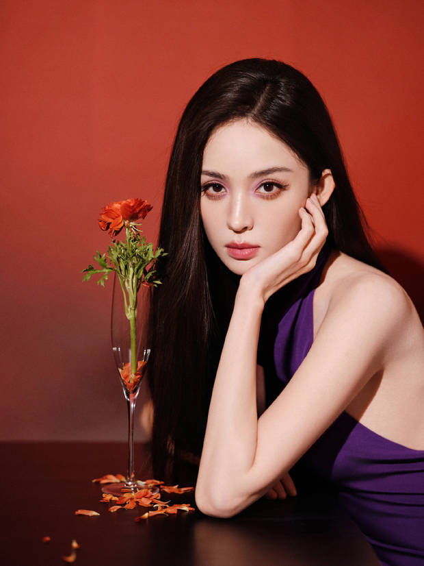 娜扎拍摄写真美照，状态超好。
