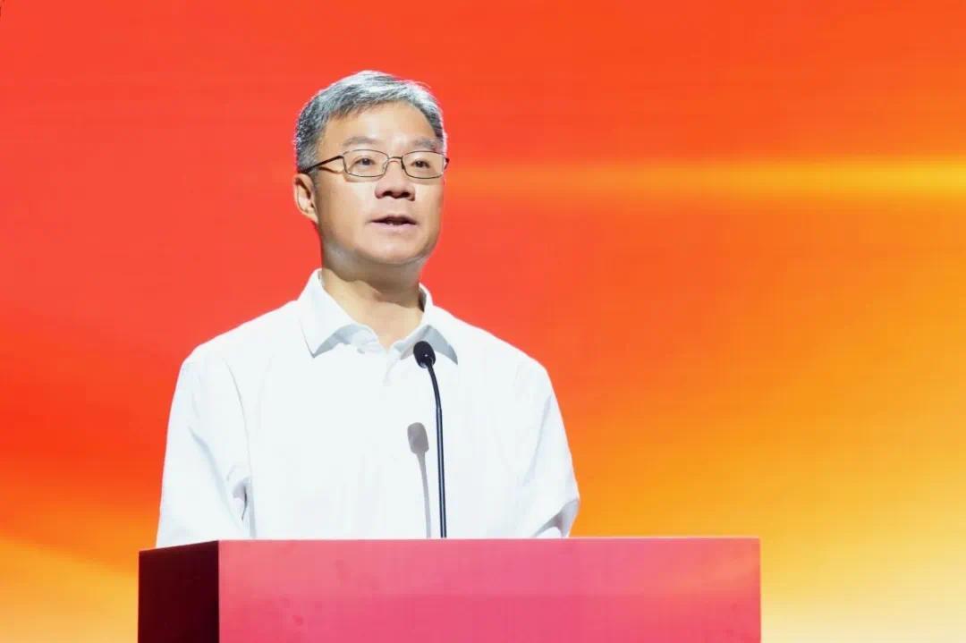 梁耀斌讲话.jpg