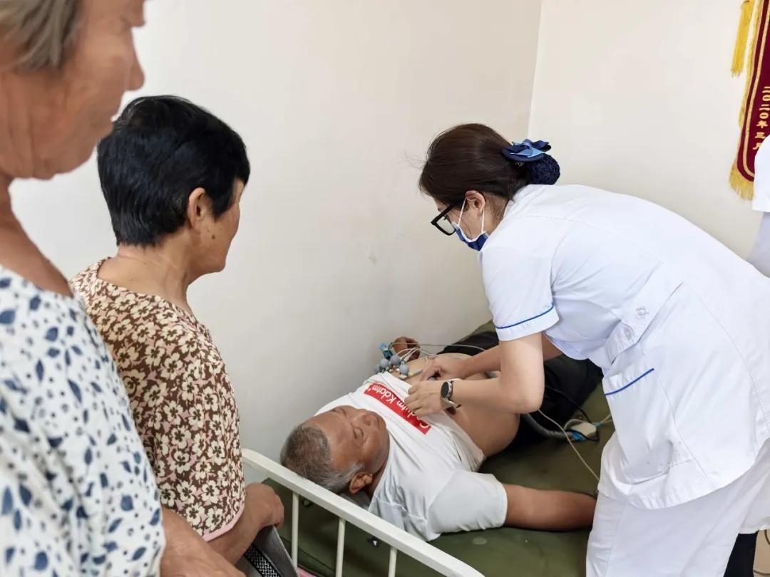 沧州中西医结合医院东院区：“回馈家乡 服务百姓”公益义诊走进焦远村