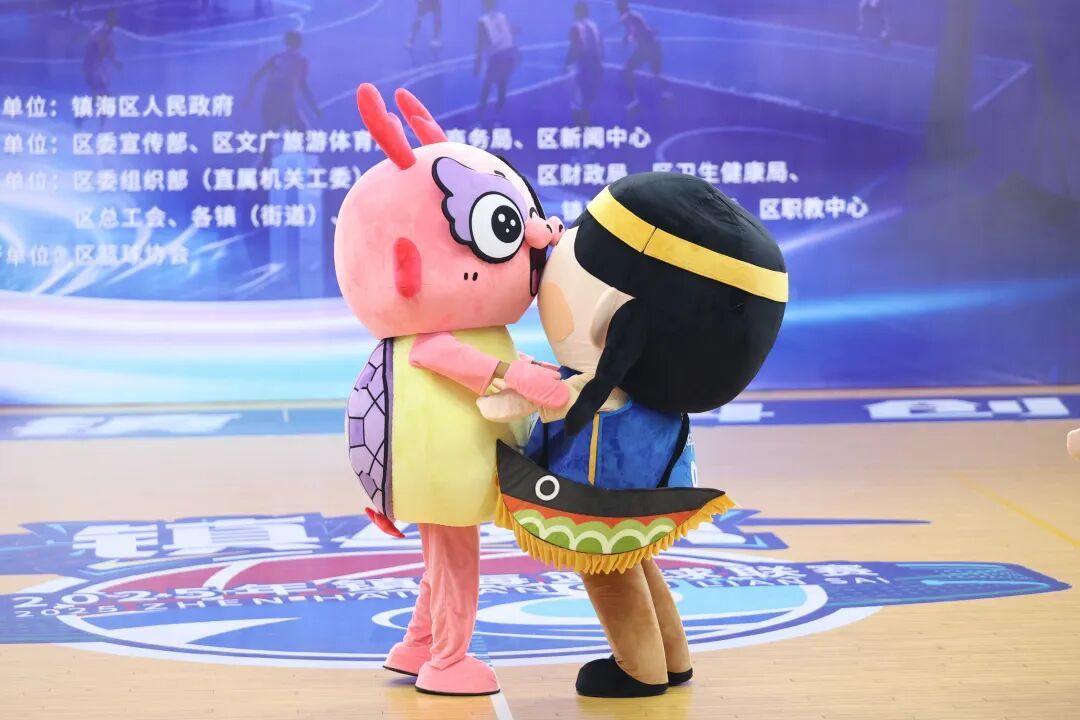 文旅IP“鳌宝”(左)与“船宝”(右)