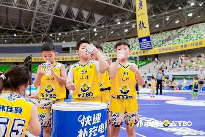 东鹏补水啦帮助青少年快速补充电解质