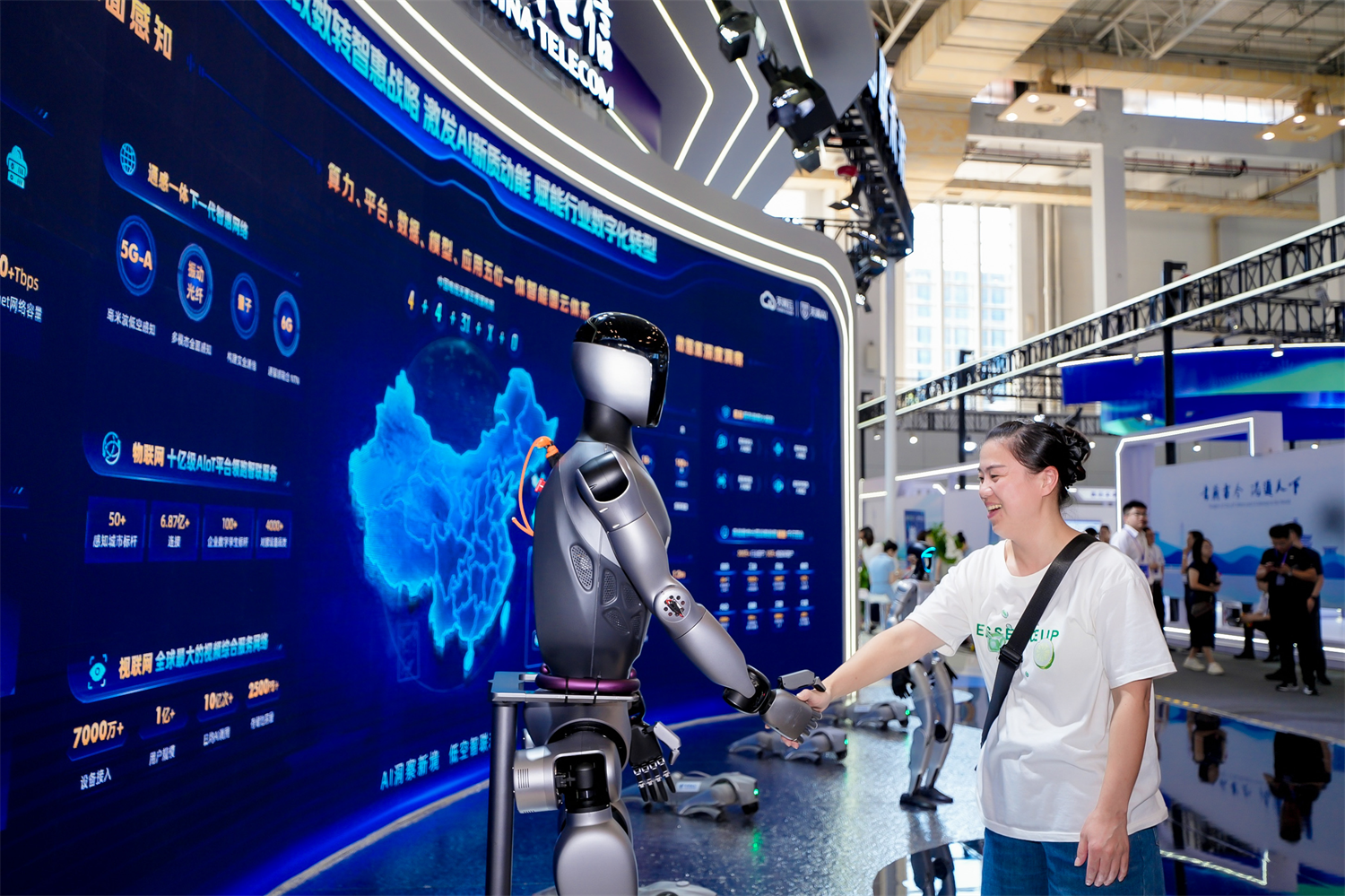 观众与机器人互动