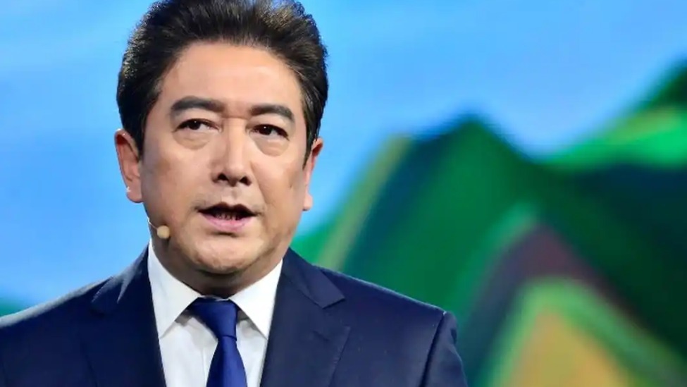 央视前主持人水均益直播辟谣：没移民，没定居，全家都是中国人