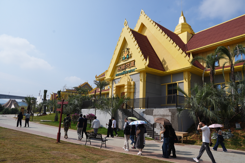 △“福地怀化 懂你如家”全国影响力媒体总编辑怀化行活动，走进怀化东盟集。