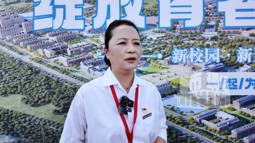 “贴着母亲遗照参加高考”的江西小伙到校报到 校方:减免学费,并提供勤工俭学岗位