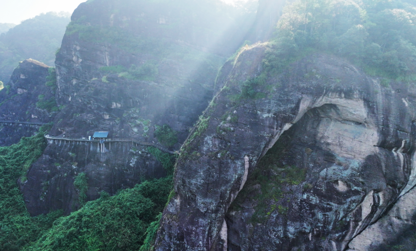 龍虎山景區(qū)推出象鼻山速降新玩法 9月6日起周末“試營(yíng)業(yè)”