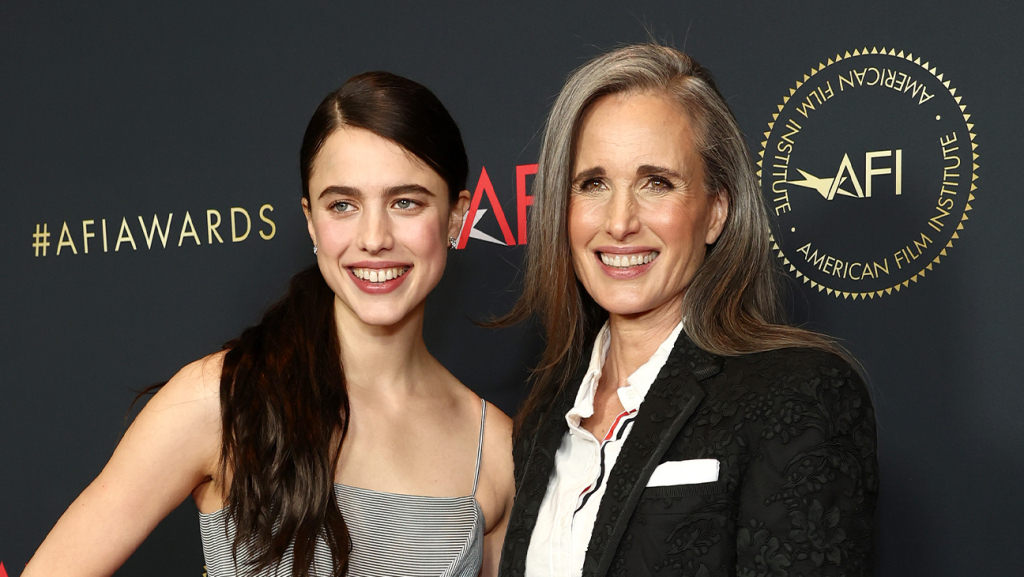 玛格丽特&middot;库里与妈妈安迪&middot;麦克道韦尔