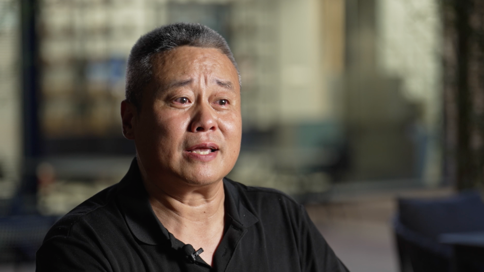 我从年入千万到负债4600万后，想给孩子买汉堡，他却“懂事”嫌贵