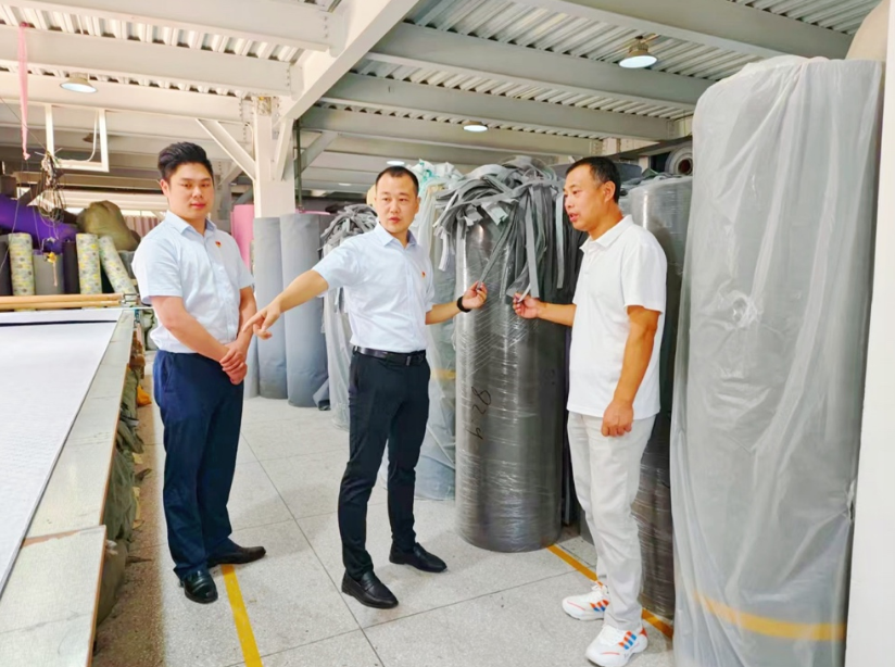 九江银行“党建+金融”精准赋能横峰箱包产业跑出加速度