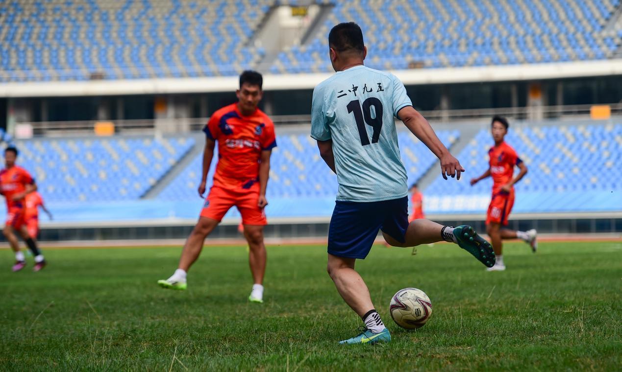 沧州：足球友谊赛超“燃”