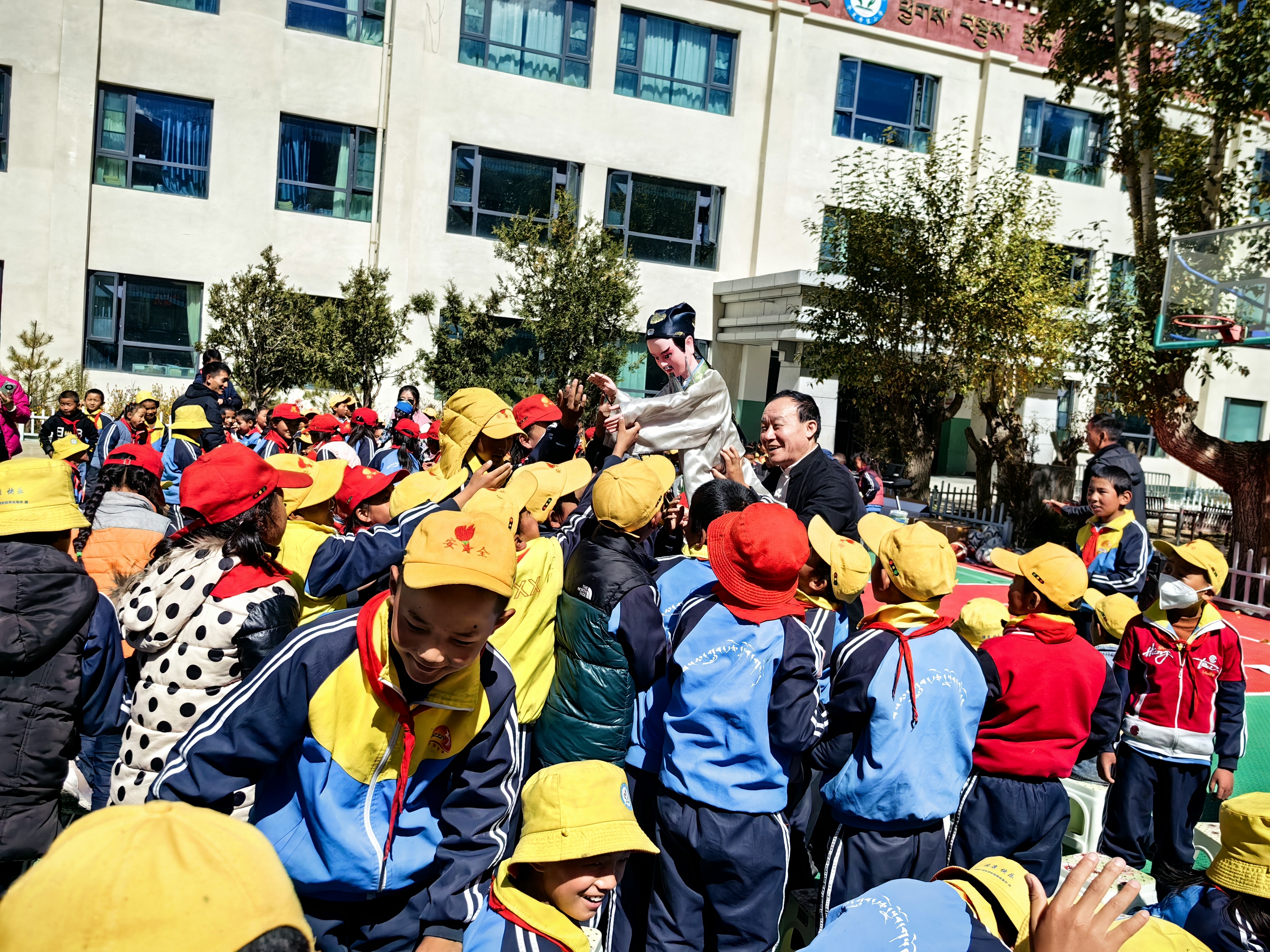 青岛乡里乡亲|方寸戏台间,千年木偶“活”起来!姜玉涛:让莱西木偶戏在新时代焕发光彩