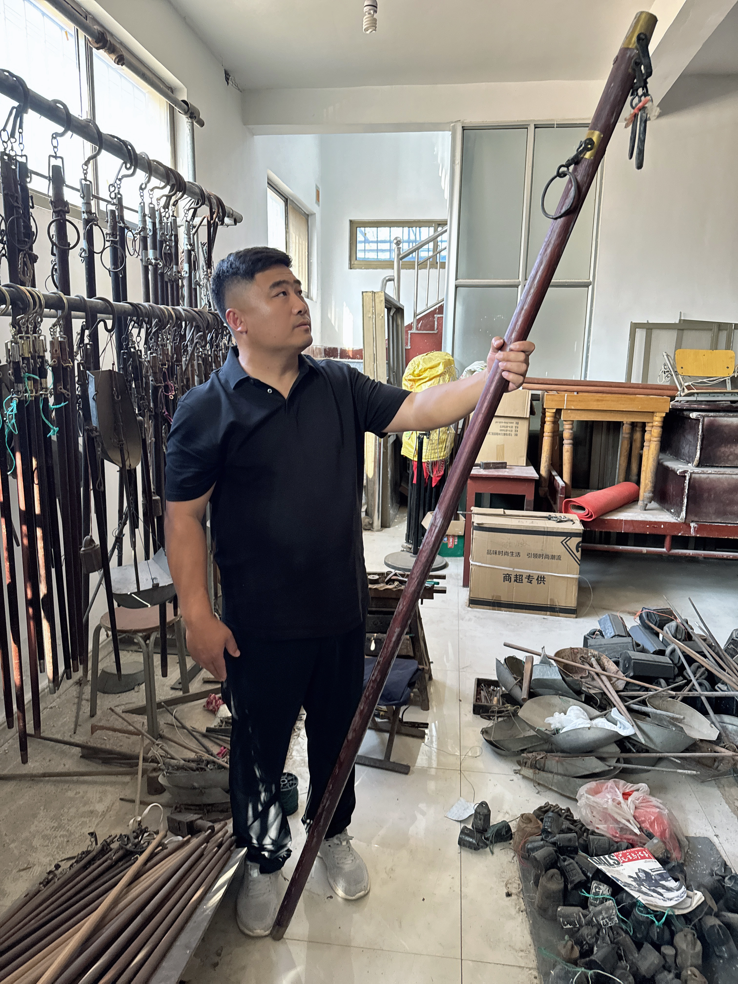 青岛乡里乡亲|秤杆映星光,匠心传六代——尉海涛与木杆秤的传承守望