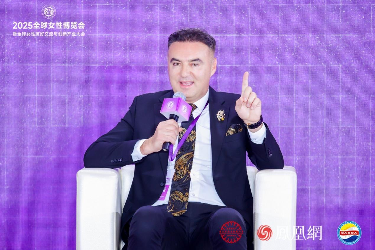 波黑驻华大使西尼沙·贝尔扬