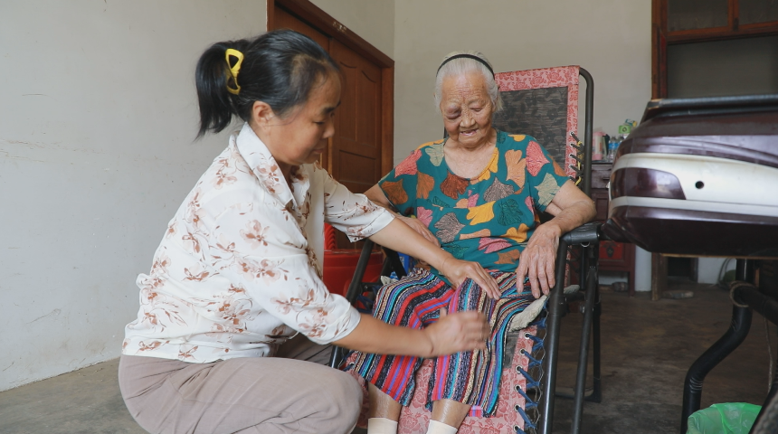 彭泽县“好儿媳”王小毛:孝老爱亲传美德 真情奉献暖人心