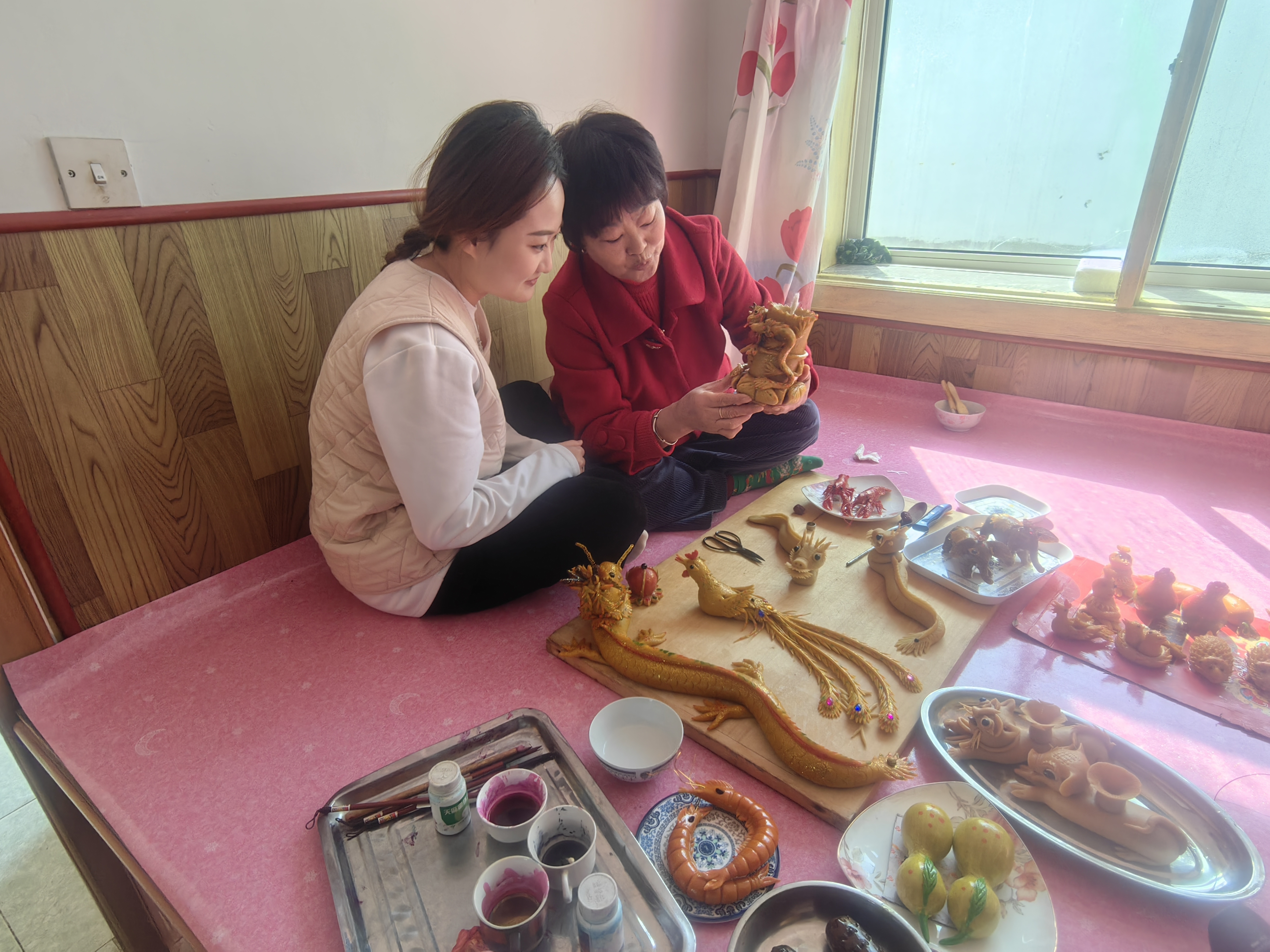 青岛乡里乡亲|指尖灯火照百年:豆面灯传承人宋玉芳的坚守与传承