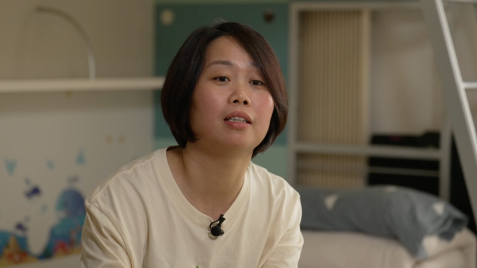 从孩子喝不起奶粉，到打工挣百万，她用十年，阻止了女儿“步后尘”