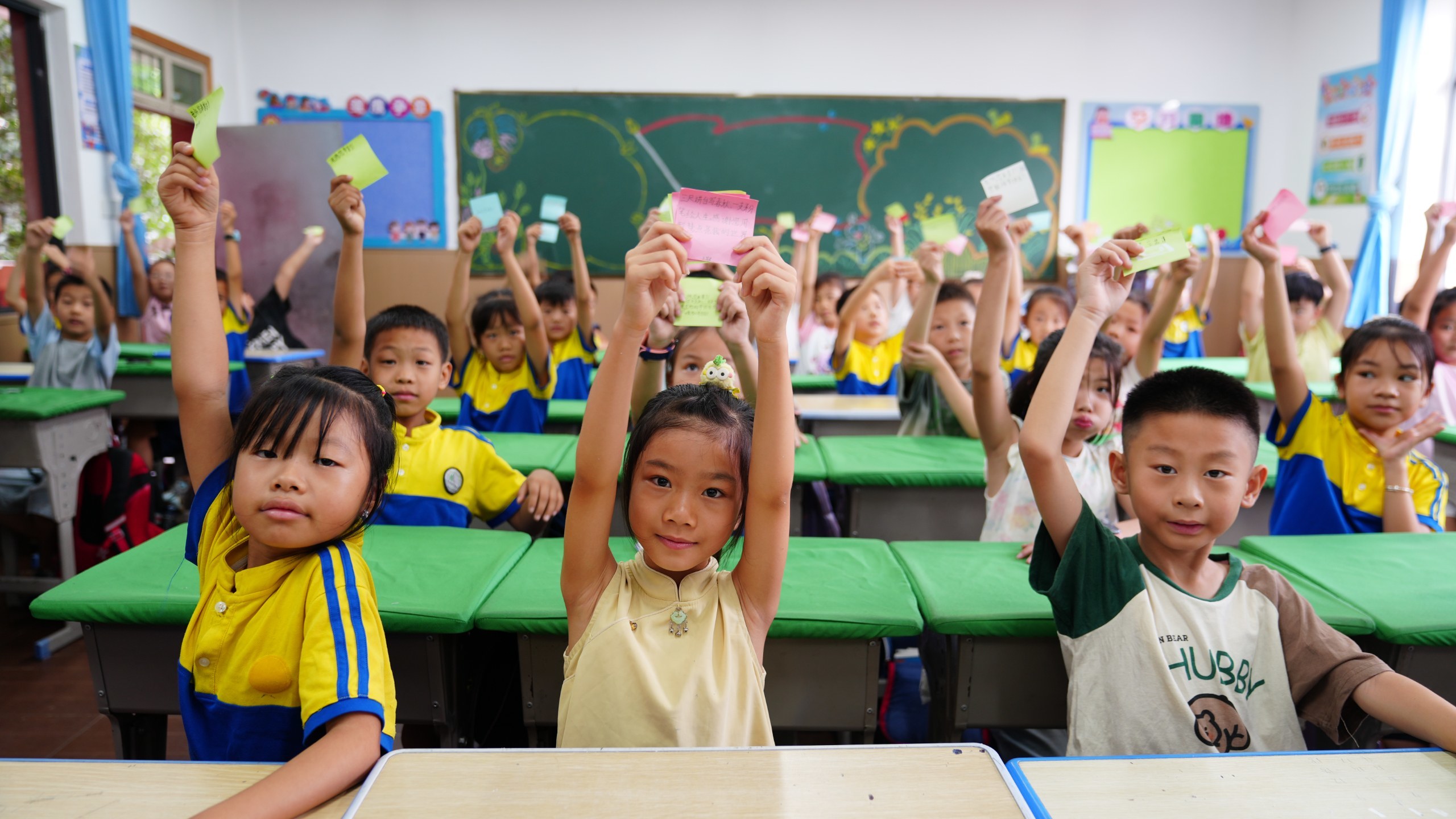 金溪县：手写祝福语 感恩教师情（图）