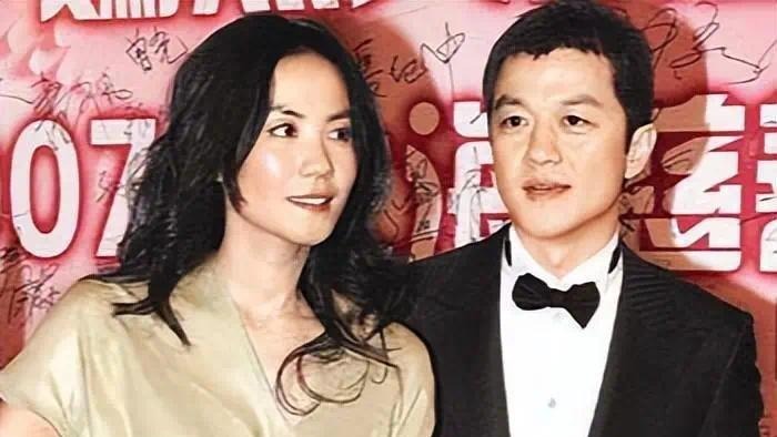 王菲也没想到，她那毫无商业头脑的前夫李亚鹏，竟自己逆转了口碑封面图