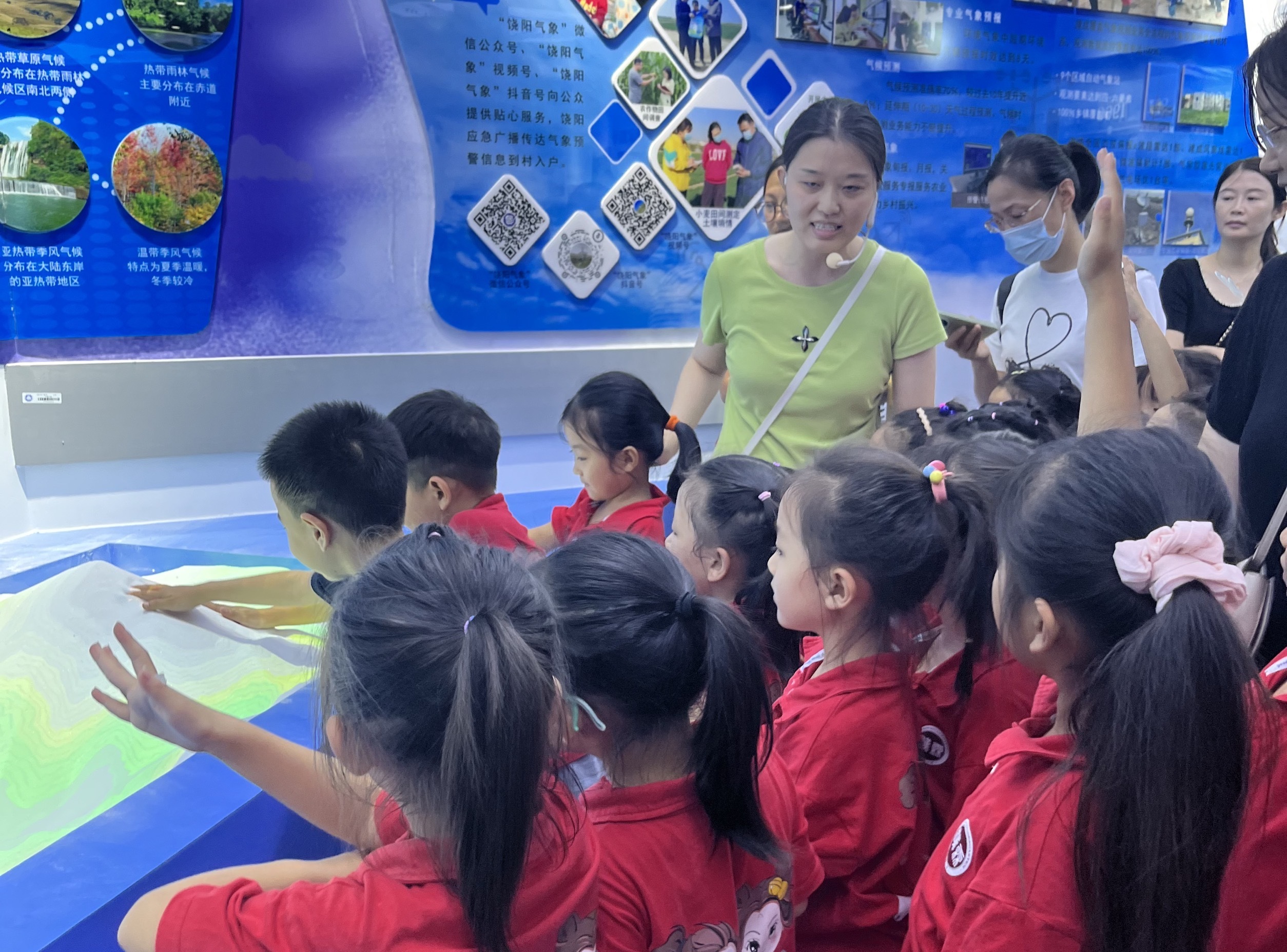 衡水市饶阳县全国科普月宣传活动激发探索热情