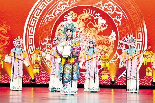 8月29日，《中华有好戏》七夕特别节目在河北卫视播出。 本报记者 王 伟摄