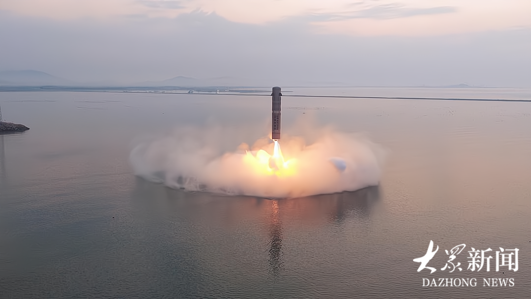 2025年5月29日4时40分,箭元科技“元行者一号”验证型火箭在山东海阳东方航天港进行了首次飞行回收试验,试验取得圆满成功。