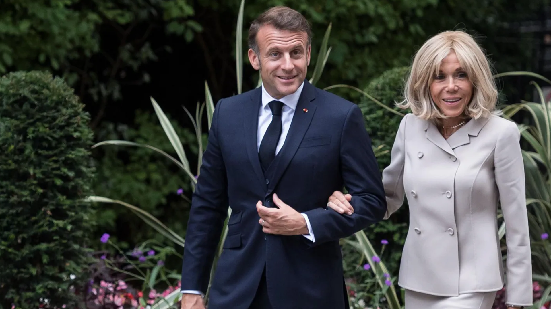 马克龙将向美国法院提交“照片与科学证据”，证明自己妻子是女性