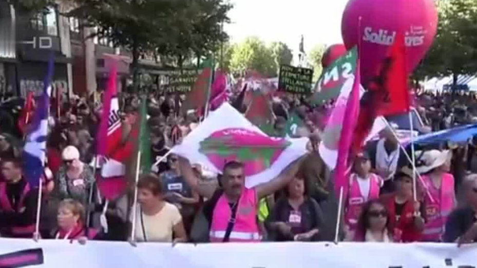 法国再次爆发大规模示威抗议运动