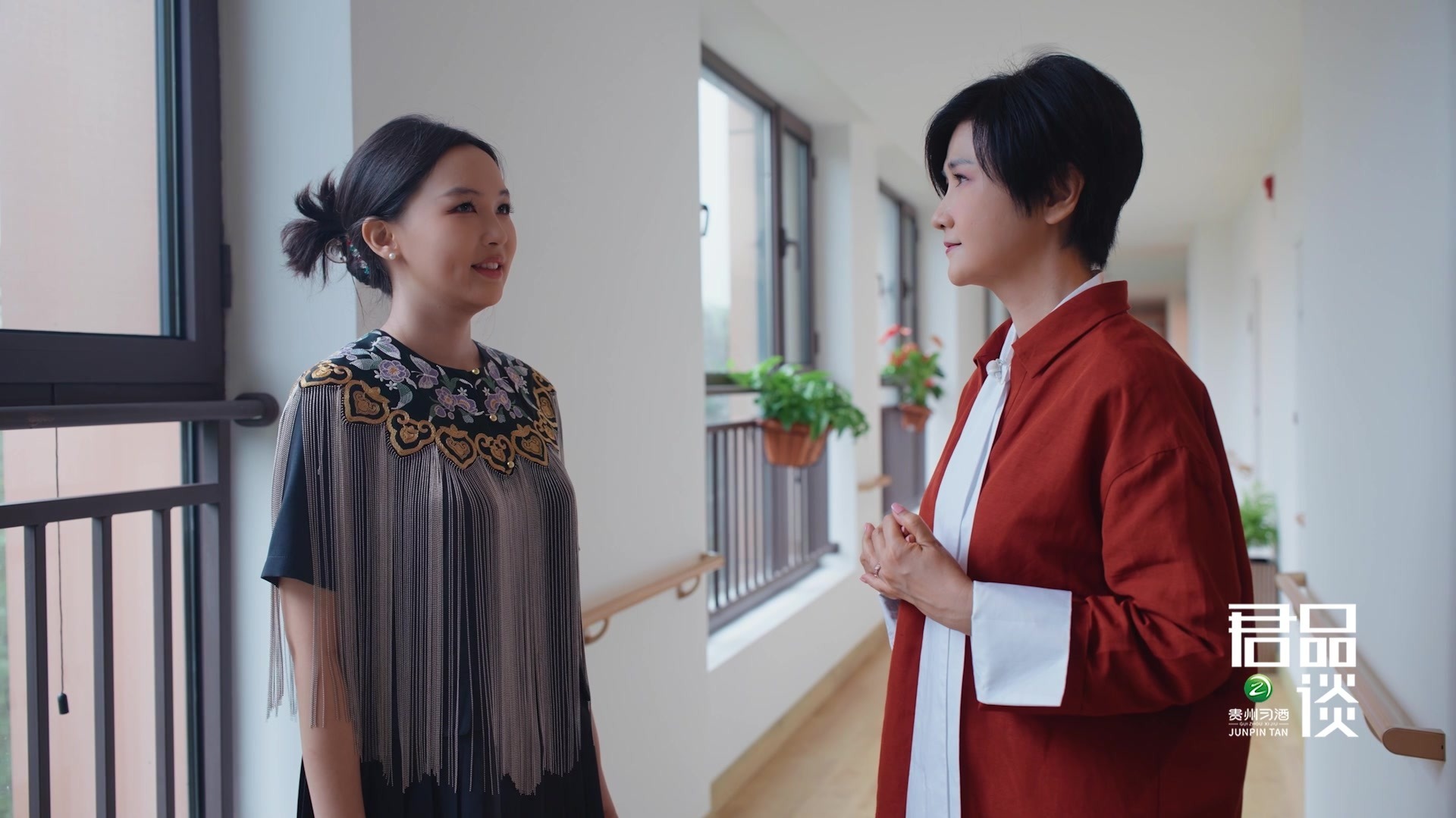 游本昌孙女受爷爷影响学习戏曲，10岁时表演《贵妃醉酒》惊艳全家