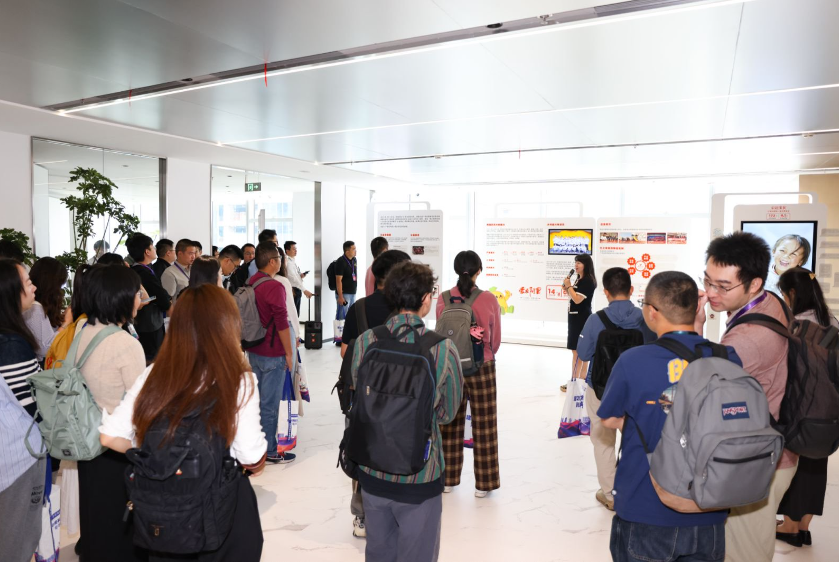 今天的南京,向全球英才递出“逐梦邀请函”!