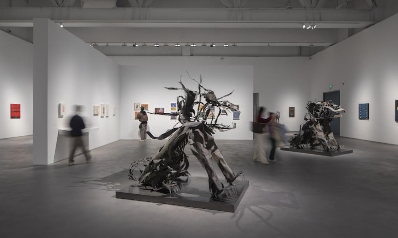 2025年初，上海当代艺术博物馆夏阳个展“老树新枝”，展览源自夏阳捐赠的130件当代艺术作品。