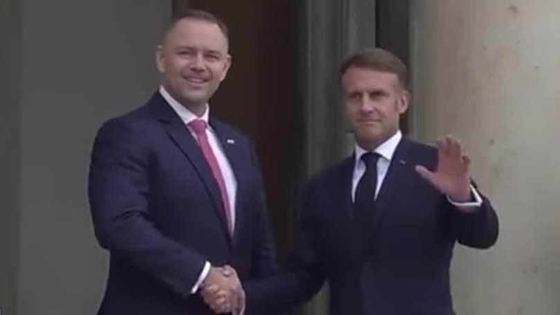 马克龙会见波兰新总统，聚焦俄方挑衅