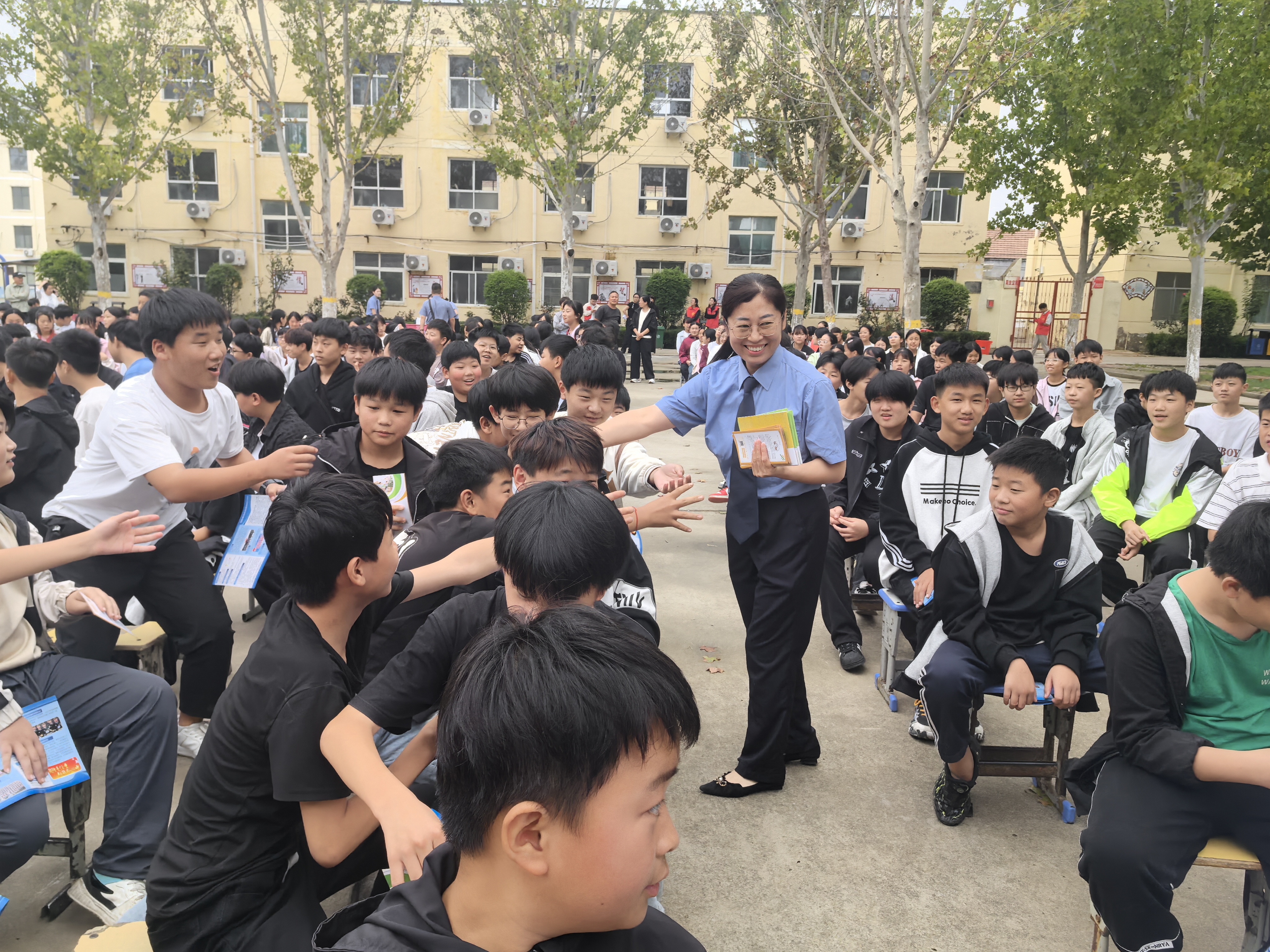 商丘市睢阳区郭村镇开展送法进校园普法宣传活动