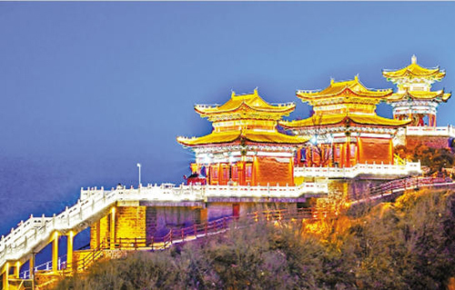 邯郸古武当山峰顶夜景。 尚凯摄